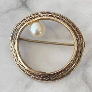WRE 1/20 12K Gold Filled Wreath Brooch with Cultured Pearl